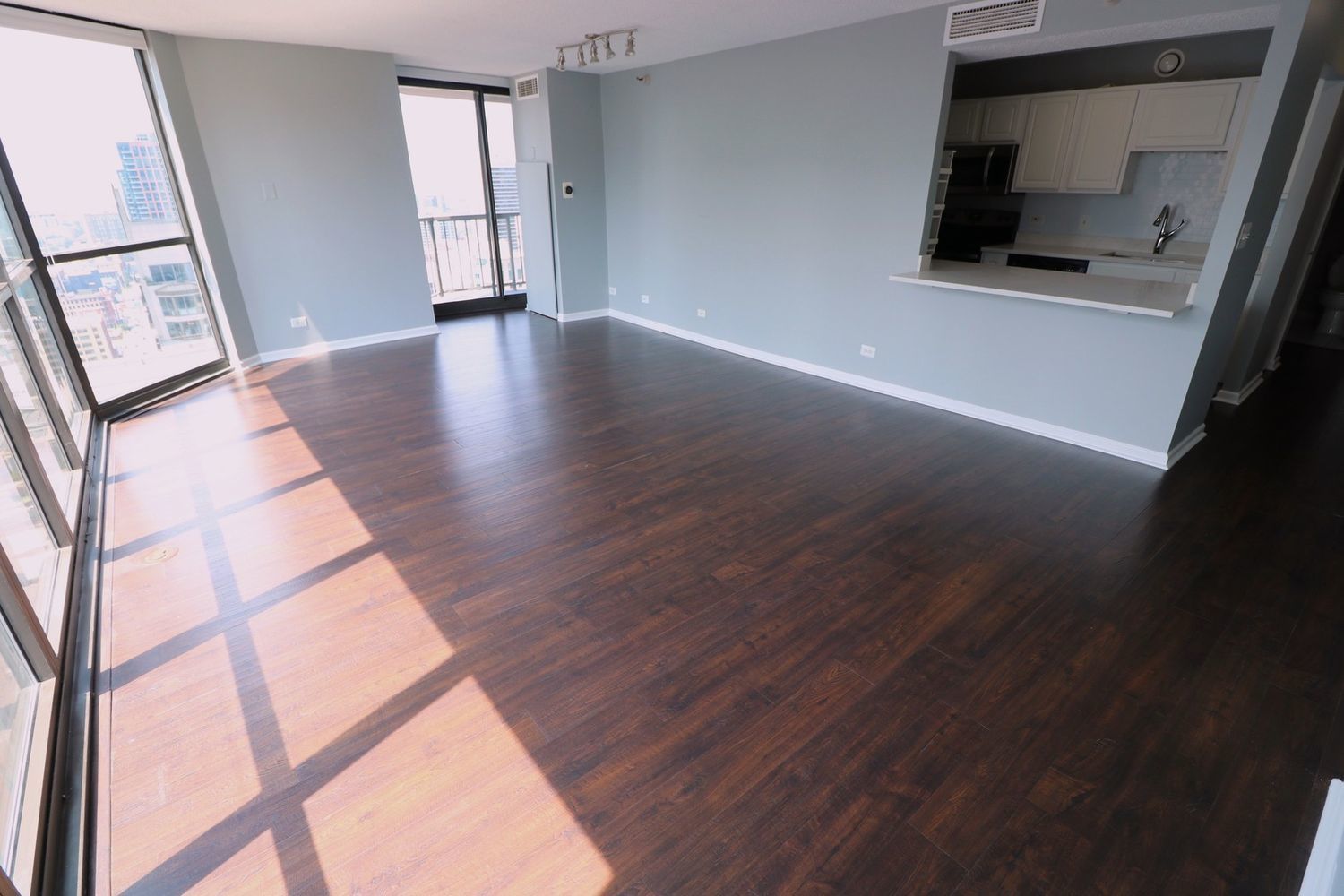 10 E Ontario Street 3305