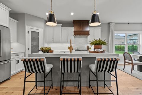 Tiny photo for 16590 Kayla Drive, Lemont, IL 60439 (MLS # 12566719)