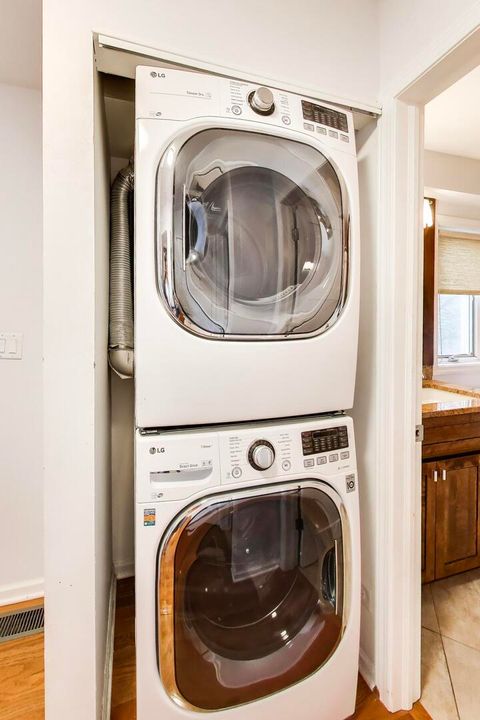Tiny photo for 2810 N WOLCOTT Avenue #2810, Chicago, IL 60657 (MLS # 12630186)