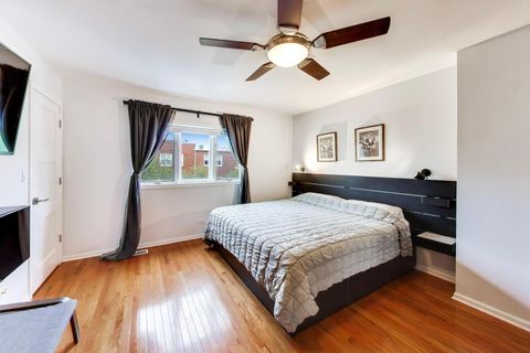Tiny photo for 2810 N WOLCOTT Avenue #2810, Chicago, IL 60657 (MLS # 12630186)
