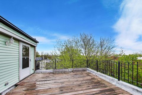 Tiny photo for 2810 N WOLCOTT Avenue #2810, Chicago, IL 60657 (MLS # 12630186)