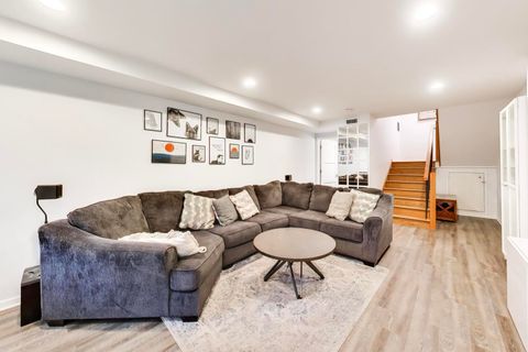 Tiny photo for 2810 N WOLCOTT Avenue #2810, Chicago, IL 60657 (MLS # 12630186)