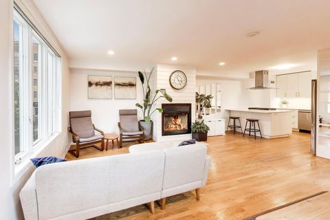 Tiny photo for 2810 N WOLCOTT Avenue #2810, Chicago, IL 60657 (MLS # 12630186)