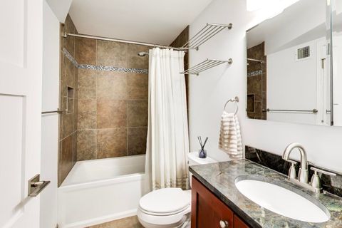 Tiny photo for 2810 N WOLCOTT Avenue #2810, Chicago, IL 60657 (MLS # 12630186)