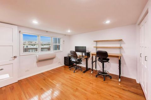 Tiny photo for 2810 N WOLCOTT Avenue #2810, Chicago, IL 60657 (MLS # 12630186)