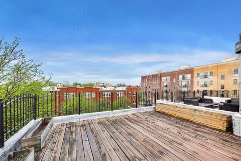 Tiny photo for 2810 N WOLCOTT Avenue #2810, Chicago, IL 60657 (MLS # 12630186)