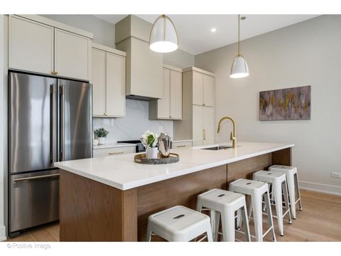 Tiny photo for 5340 N Lincoln Avenue #202, Chicago, IL 60625 (MLS # 12618667)