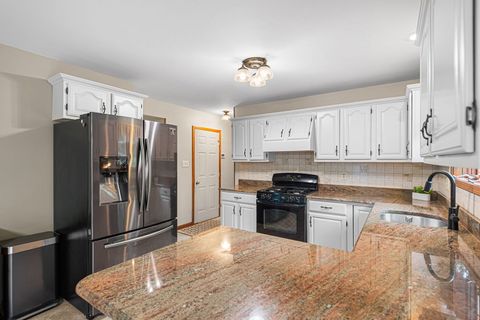 Tiny photo for 124 N 350 W, Valparaiso, IN 46385 (MLS # 12595229)