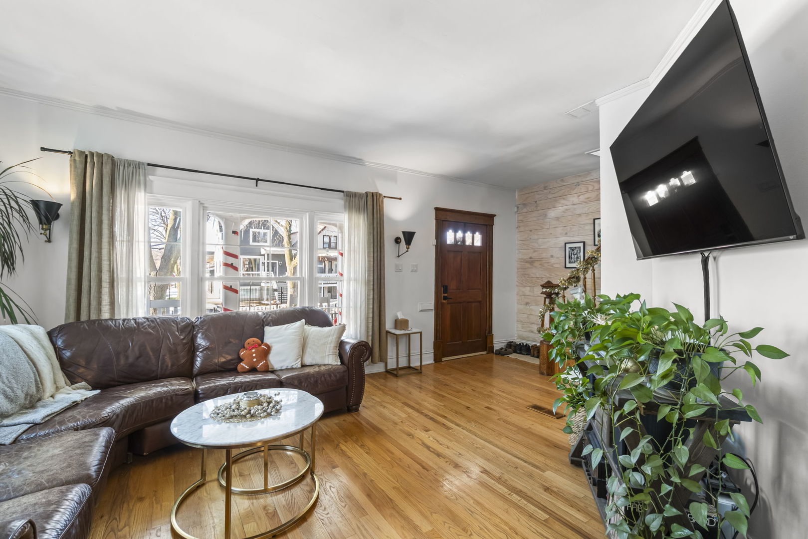 2029 N Kildare Avenue