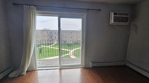 Tiny photo for 155 W Elk Trail #354, Carol Stream, IL 60188 (MLS # 12721865)