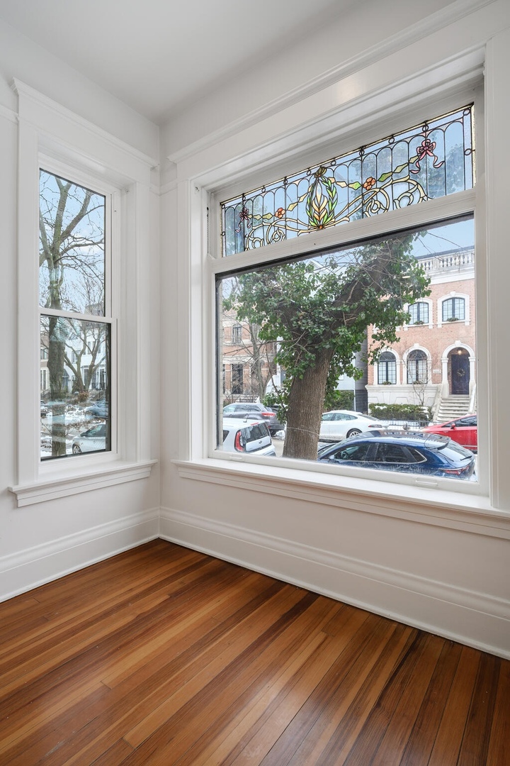 1415 W George Street 1