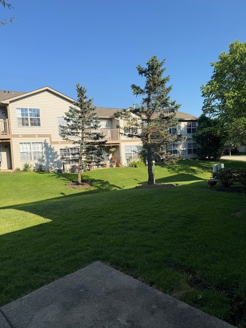 Tiny photo for 1233 N Split Oak Circle #64-1233B, Round Lake Beach, IL 60073 (MLS # 12729884)