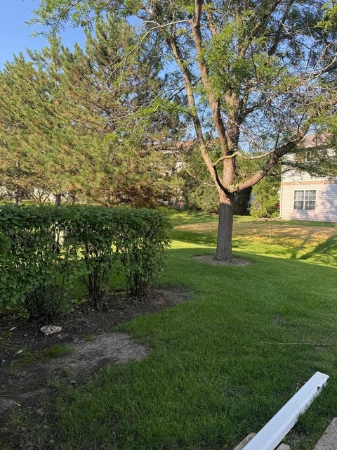 Tiny photo for 1233 N Split Oak Circle #64-1233B, Round Lake Beach, IL 60073 (MLS # 12729884)