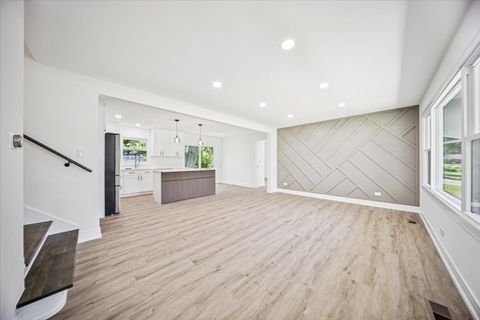 Tiny photo for 22W633 Burr Oak Drive, Glen Ellyn, IL 60137 (MLS # 12492119)