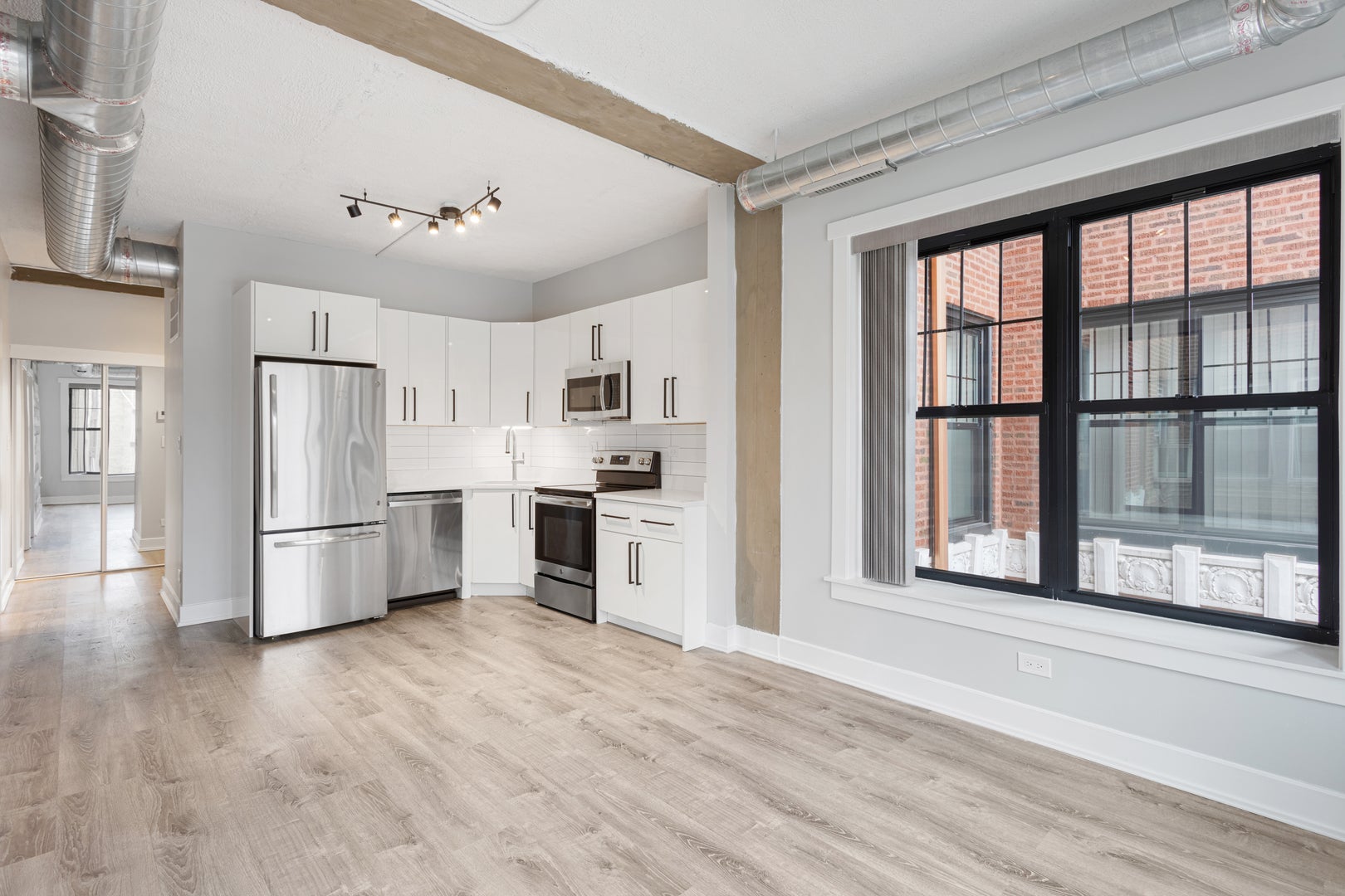 7645 N SHERIDAN Road 301