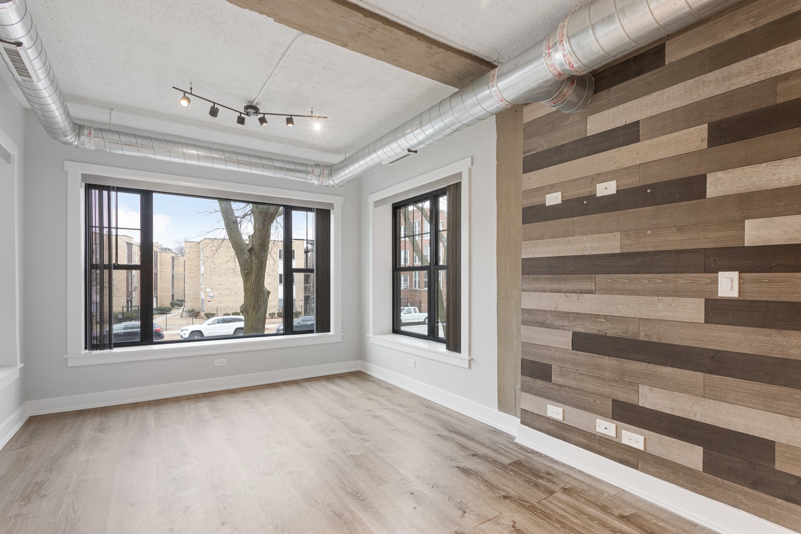 7645 N SHERIDAN Road 301