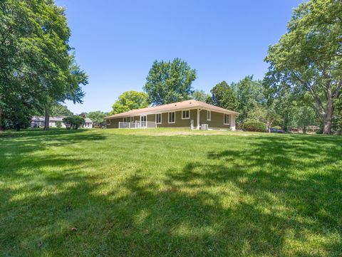 Tiny photo for 18 Lynn Drive, Hawthorn Woods, IL 60047 (MLS # 12675733)