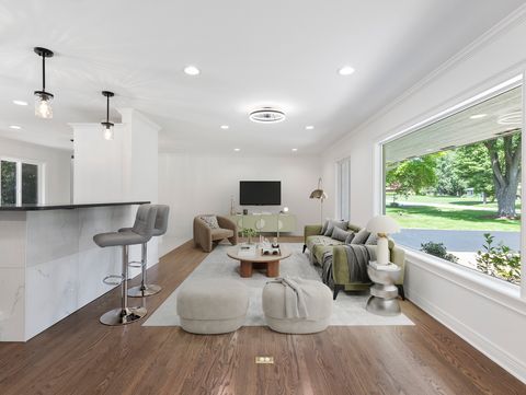 Tiny photo for 18 Lynn Drive, Hawthorn Woods, IL 60047 (MLS # 12675733)
