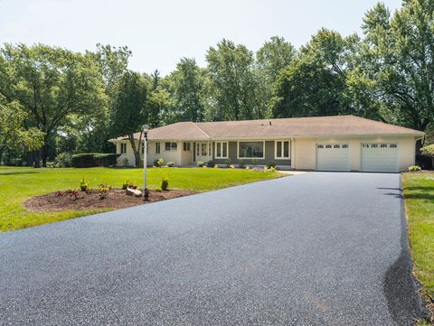 Tiny photo for 18 Lynn Drive, Hawthorn Woods, IL 60047 (MLS # 12675733)