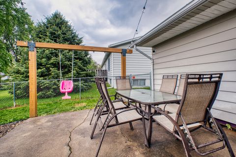Tiny photo for 2313 Lafayette Terrace, Clinton, IA 52732 (MLS # 12633468)