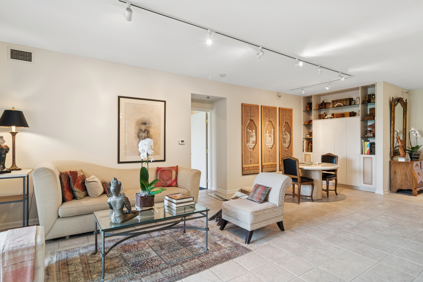 55 W Delaware Place 513