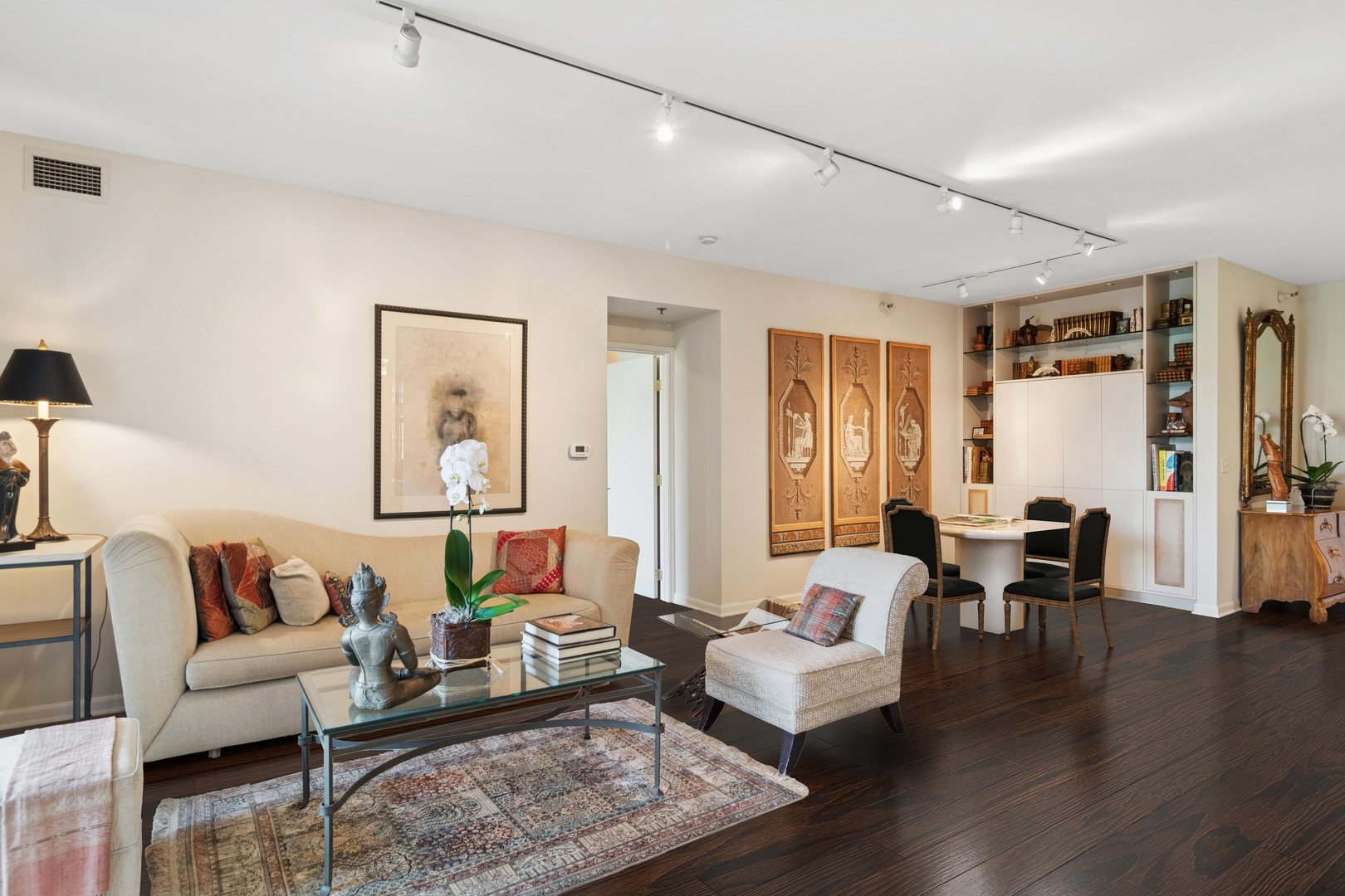 55 W Delaware Place 513