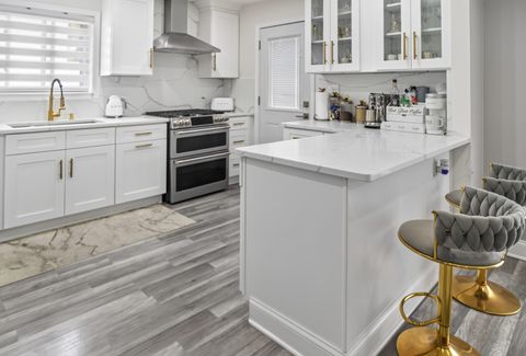 Tiny photo for 9447 Meadow Lane, Des Plaines, IL 60016 (MLS # 12687975)