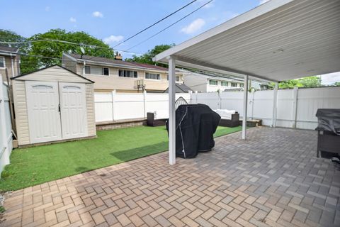 Tiny photo for 9447 Meadow Lane, Des Plaines, IL 60016 (MLS # 12687975)
