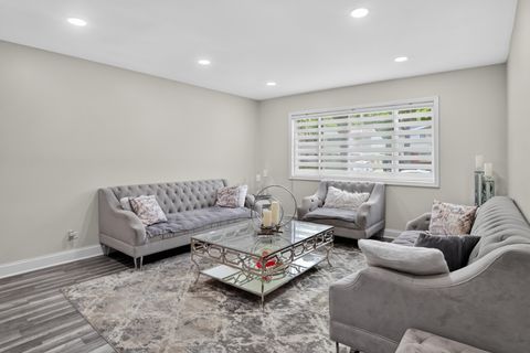 Tiny photo for 9447 Meadow Lane, Des Plaines, IL 60016 (MLS # 12687975)