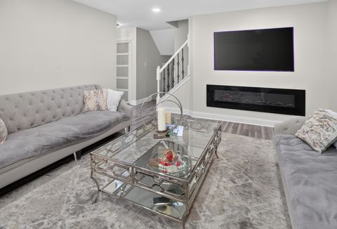 Tiny photo for 9447 Meadow Lane, Des Plaines, IL 60016 (MLS # 12687975)