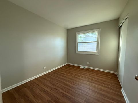 Tiny photo for 510 S Hickory Street, Mundelein, IL 60060 (MLS # 12480487)