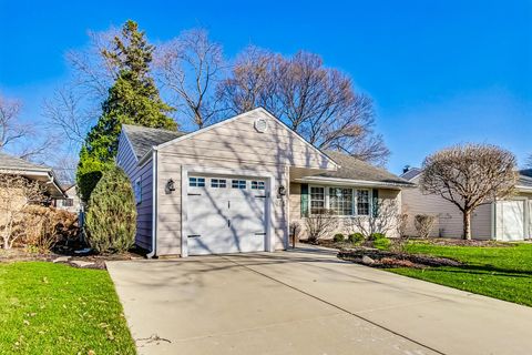 A home in Mount Prospect