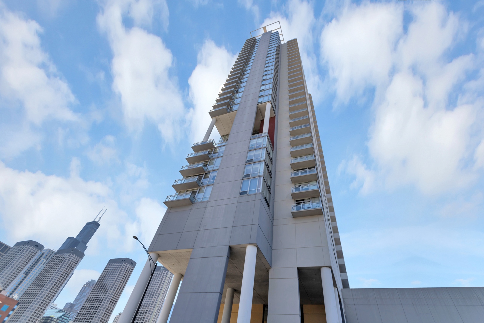 737 W Washington Boulevard 1307