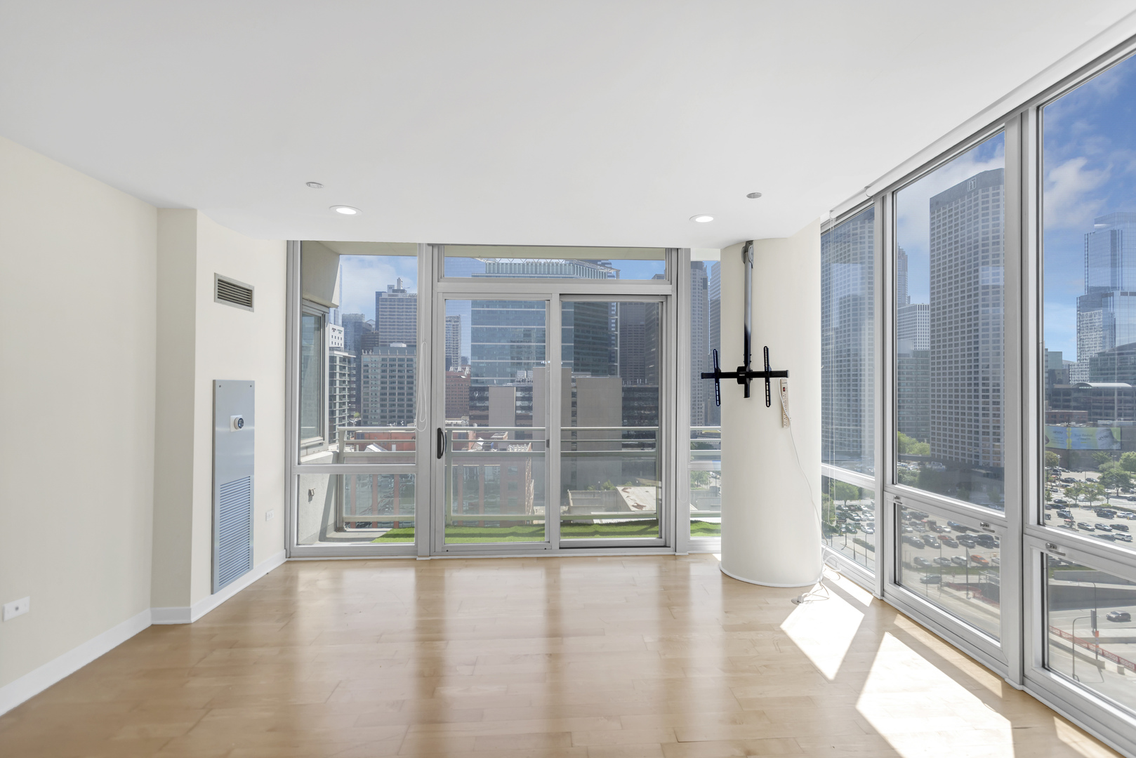 737 W Washington Boulevard 1307