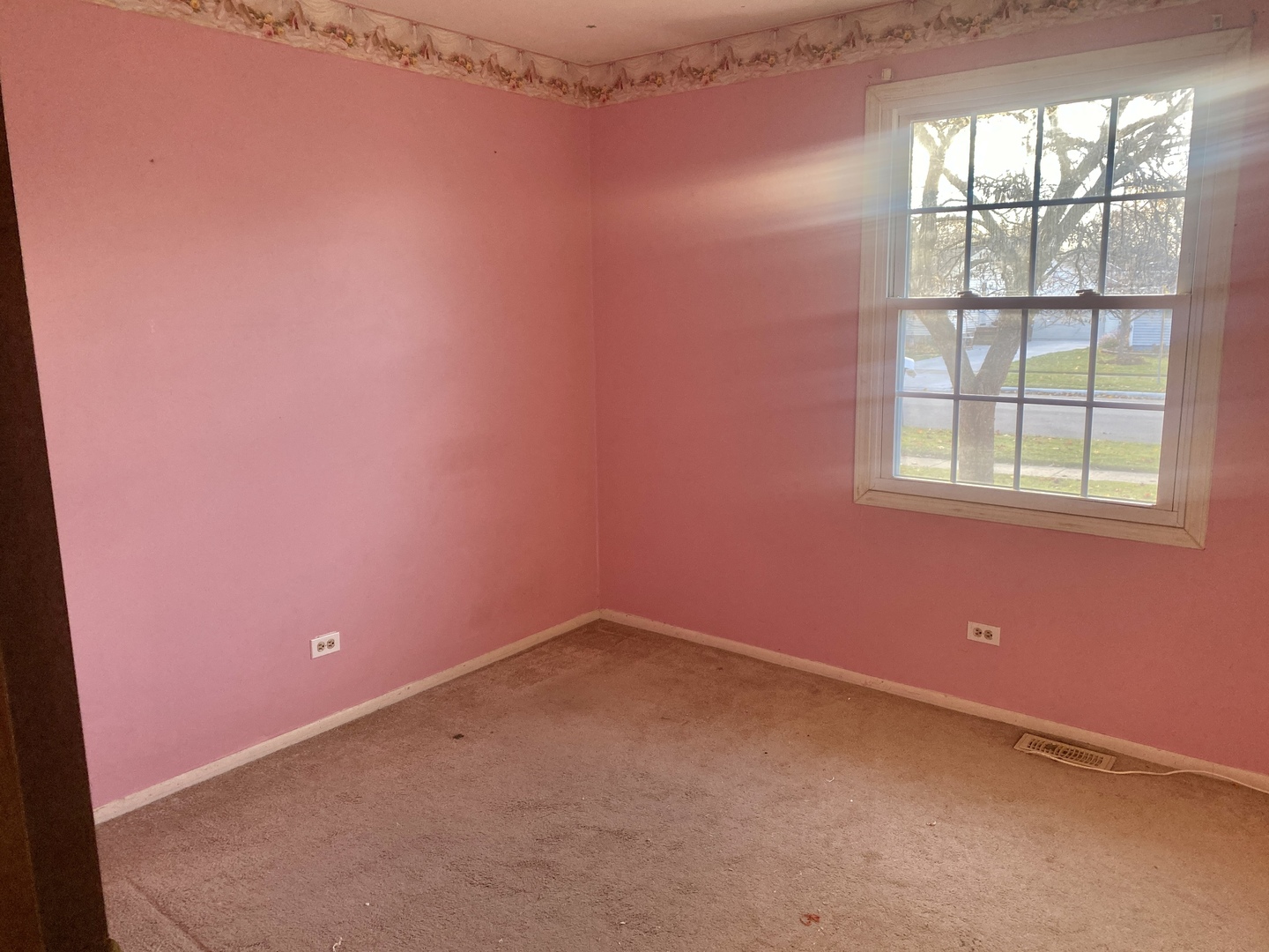 Woodstock, Illinois 60098, United States, 3 Bedrooms Bedrooms, ,1 BathroomBathrooms,Residential,Active,244493