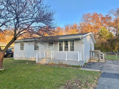 Photo of 1944 Julie Street, Woodstock, IL 60098 (MLS # 12518497)