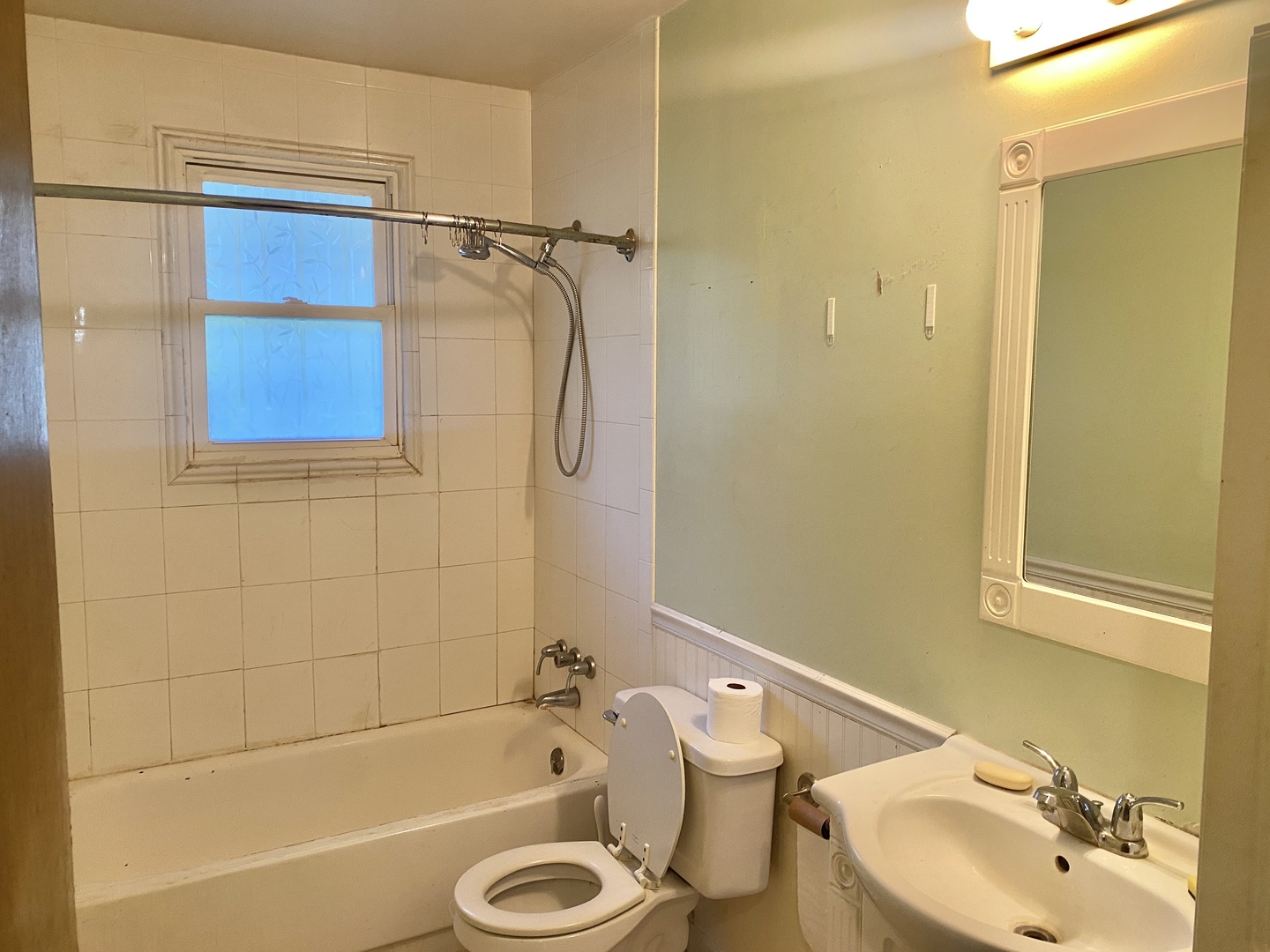 Woodstock, Illinois 60098, United States, 3 Bedrooms Bedrooms, ,1 BathroomBathrooms,Residential,Active,244493