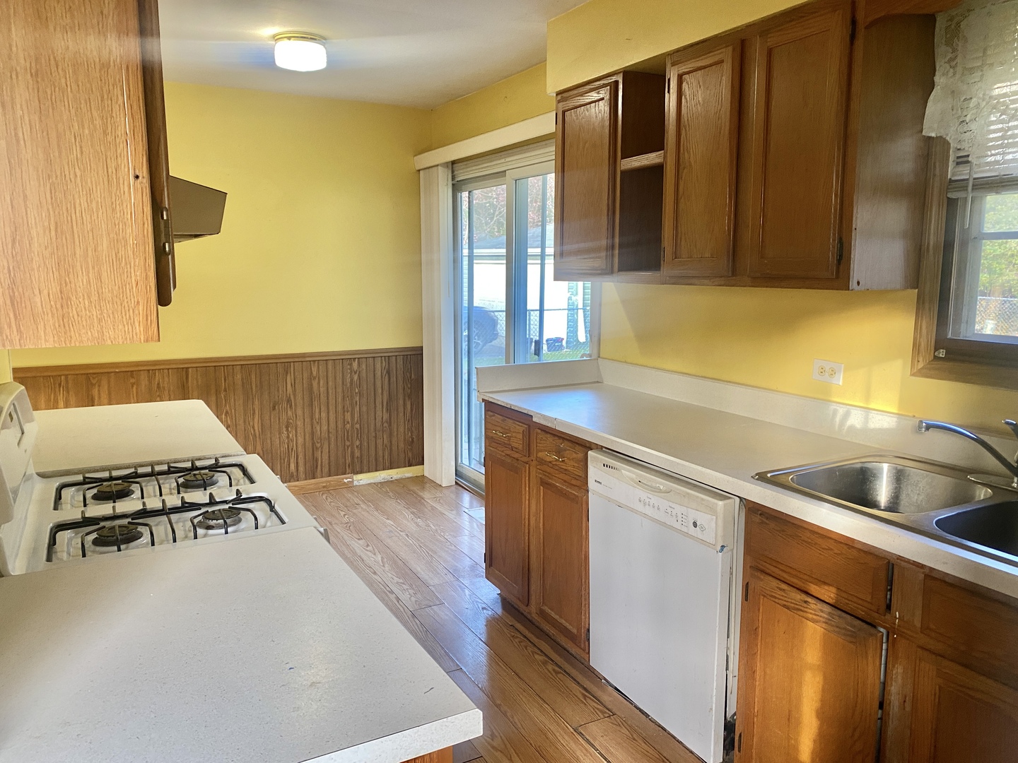 Woodstock, Illinois 60098, United States, 3 Bedrooms Bedrooms, ,1 BathroomBathrooms,Residential,Active,244493