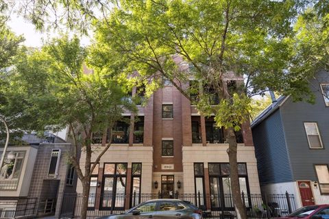 Photo of 2820 N Sheffield Avenue #4N, Chicago, IL 60657 (MLS # 12476054)
