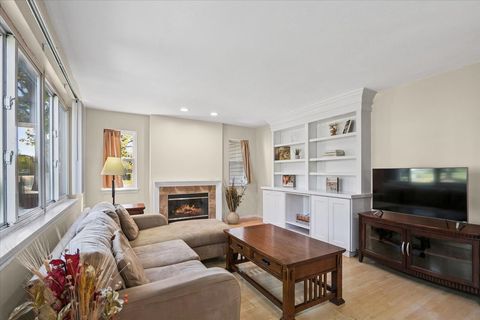 Tiny photo for 36077 N Bridlewood Avenue, Gurnee, IL 60031 (MLS # 12513307)