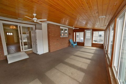 Tiny photo for 601 Arch Street, Ottawa, IL 61350 (MLS # 12576078)