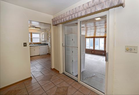 Tiny photo for 601 Arch Street, Ottawa, IL 61350 (MLS # 12576078)