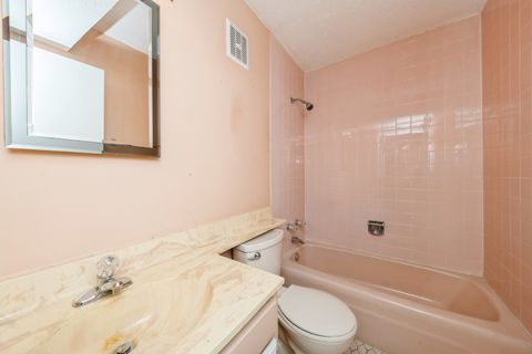 Tiny photo for 5471 S Hyde Park Boulevard #16AB, Chicago, IL 60615 (MLS # 12510560)