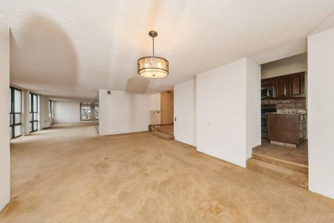 Tiny photo for 5471 S Hyde Park Boulevard #16AB, Chicago, IL 60615 (MLS # 12510560)