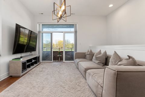 Tiny photo for 2409 W Catalpa Avenue #106, Chicago, IL 60625 (MLS # 12586678)