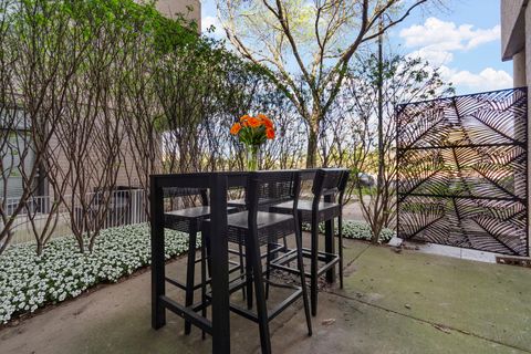 Tiny photo for 2409 W Catalpa Avenue #106, Chicago, IL 60625 (MLS # 12586678)