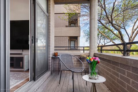 Tiny photo for 2409 W Catalpa Avenue #106, Chicago, IL 60625 (MLS # 12586678)
