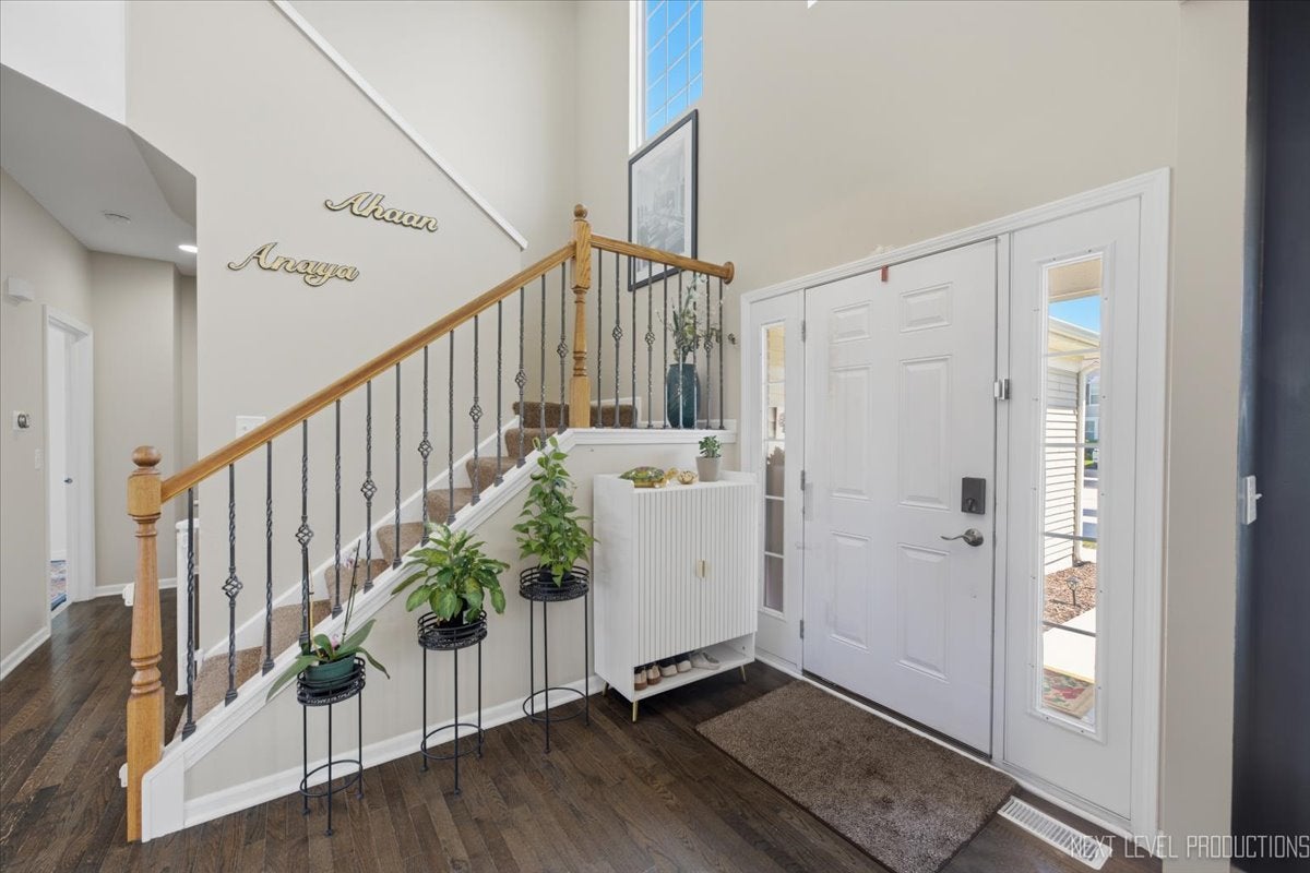 2427 Emerald Lane