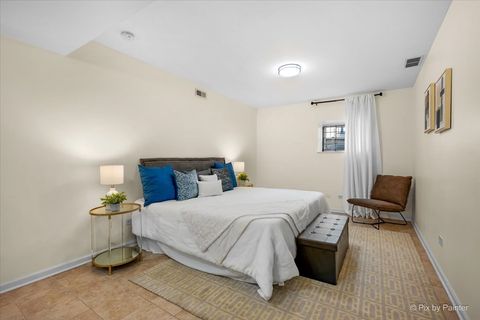 Tiny photo for 1157 E 61st Street #1, Chicago, IL 60637 (MLS # 12618246)