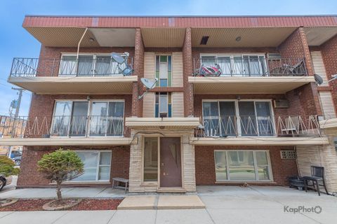 Photo of 6914 W 65th Street #7, Chicago, IL 60638 (MLS # 12625474)